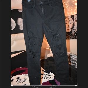 AE 14 S distressed black Jean